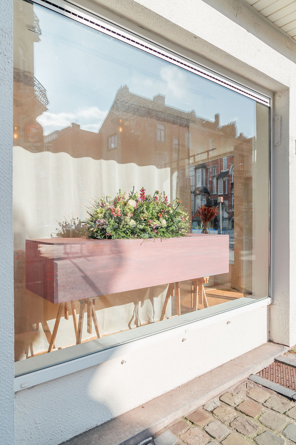 Cercueil classique traditionnel en bois verni