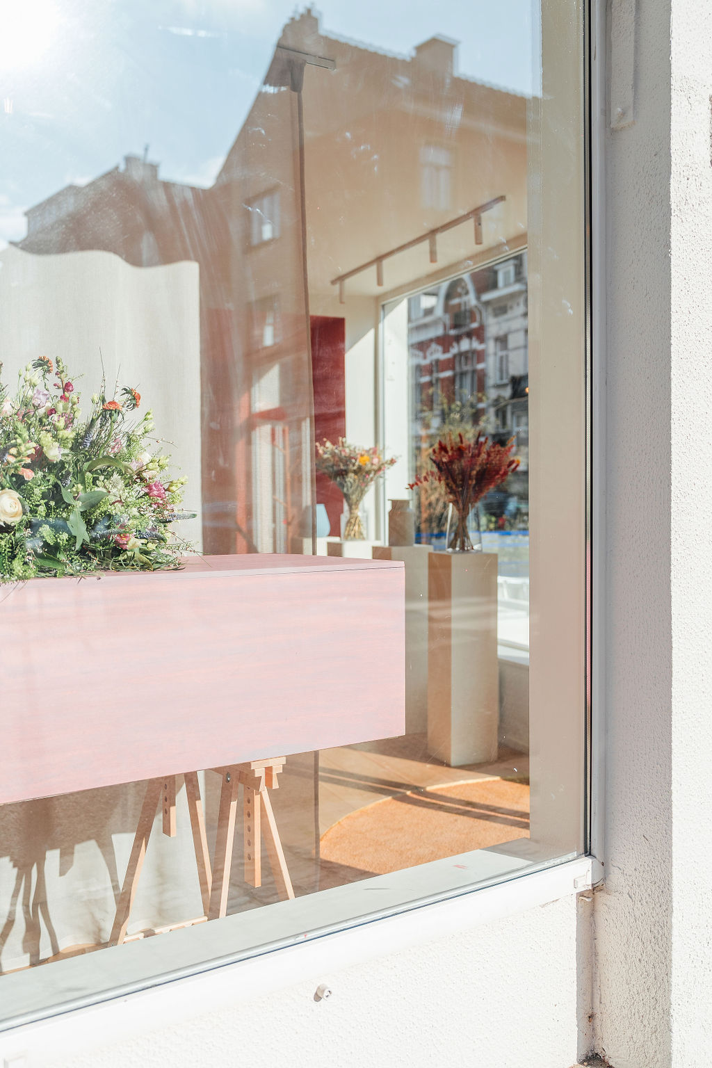 Cercueil classique épuré aux lignes sobres