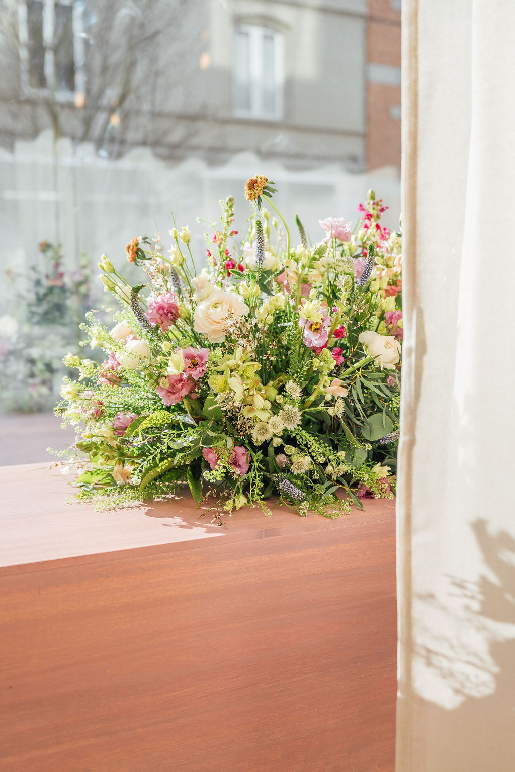 Bouquet de cérémonie aux tons chaleureux et harmonieux