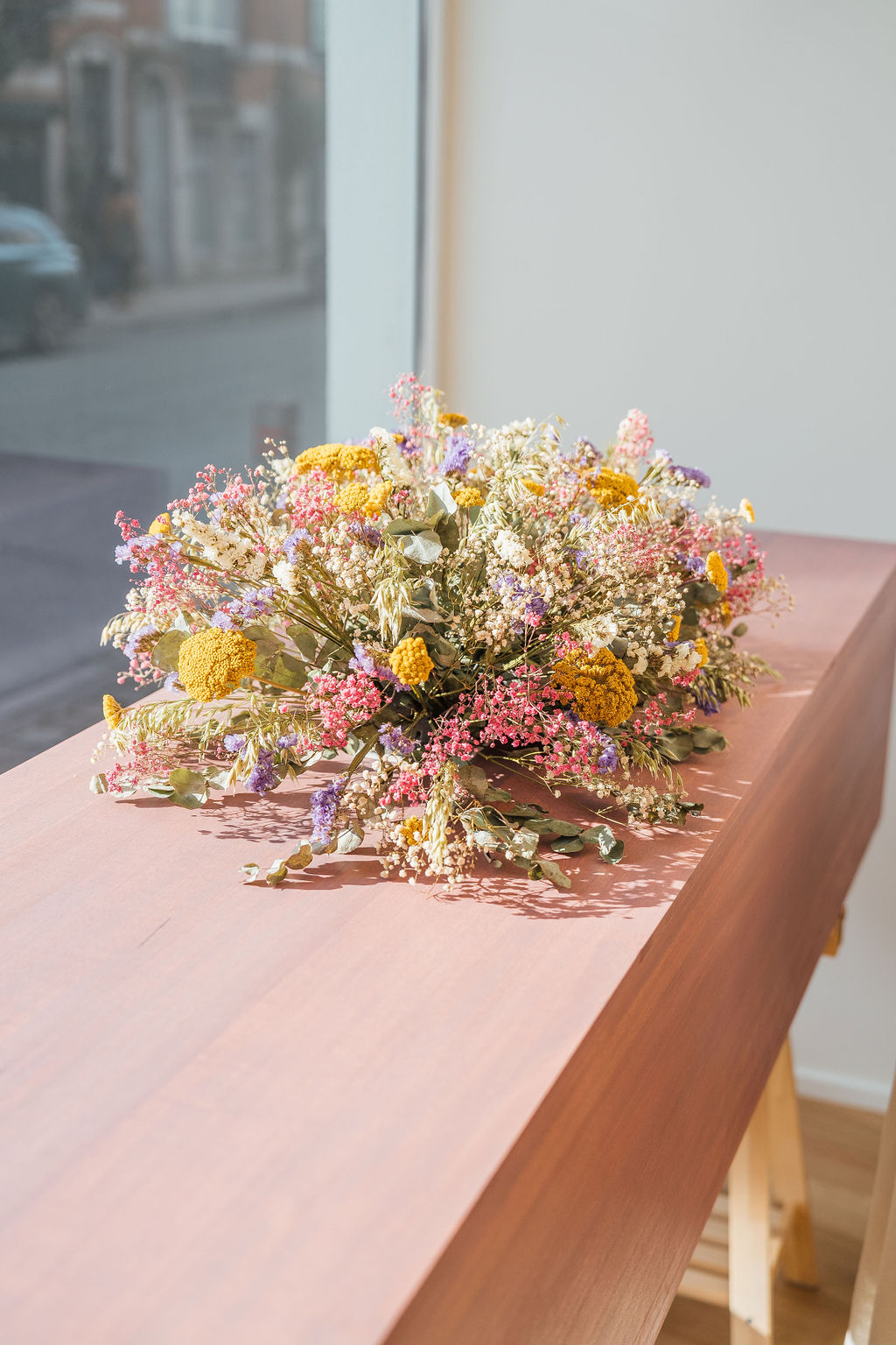 Bouquet floral élégant pour décoration de lieu de célébration