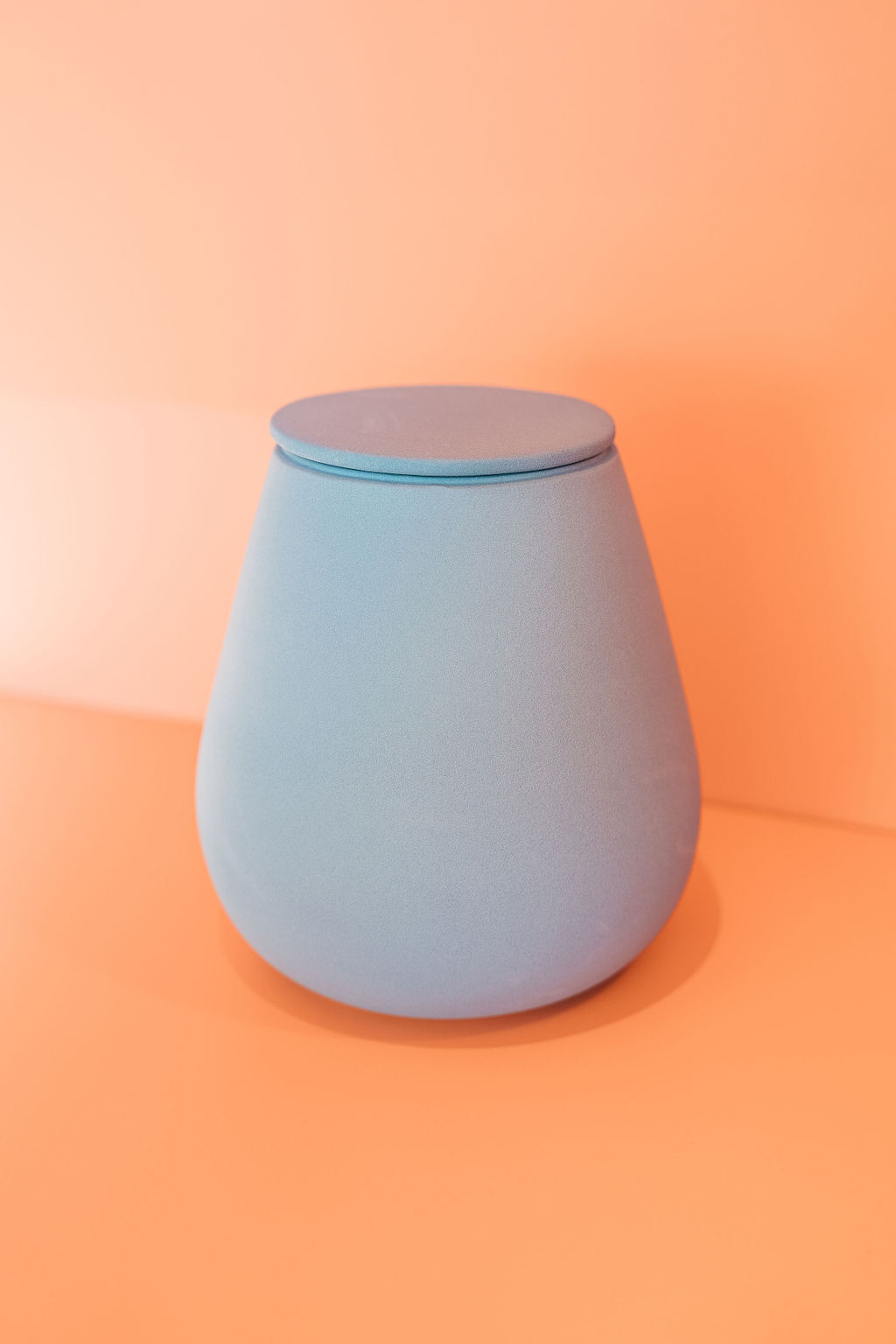 Urne funéraire en céramique avec finition mate